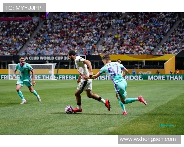 足球巨星的辉煌足迹与破纪录之路：从进球王到历史传奇