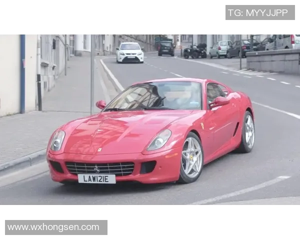 足球巨星座驾揭秘 豪车品牌背后的奢华与品味